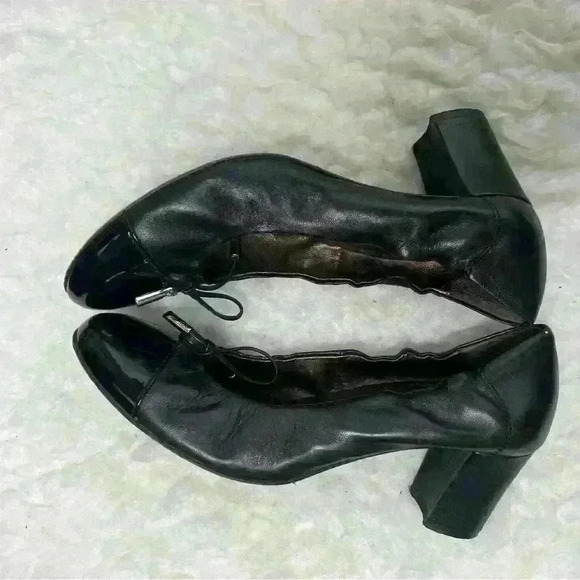 AGL Black Leather Bow Cap Toe Block Heel Pumps Shoes. - Picture 2 of 8